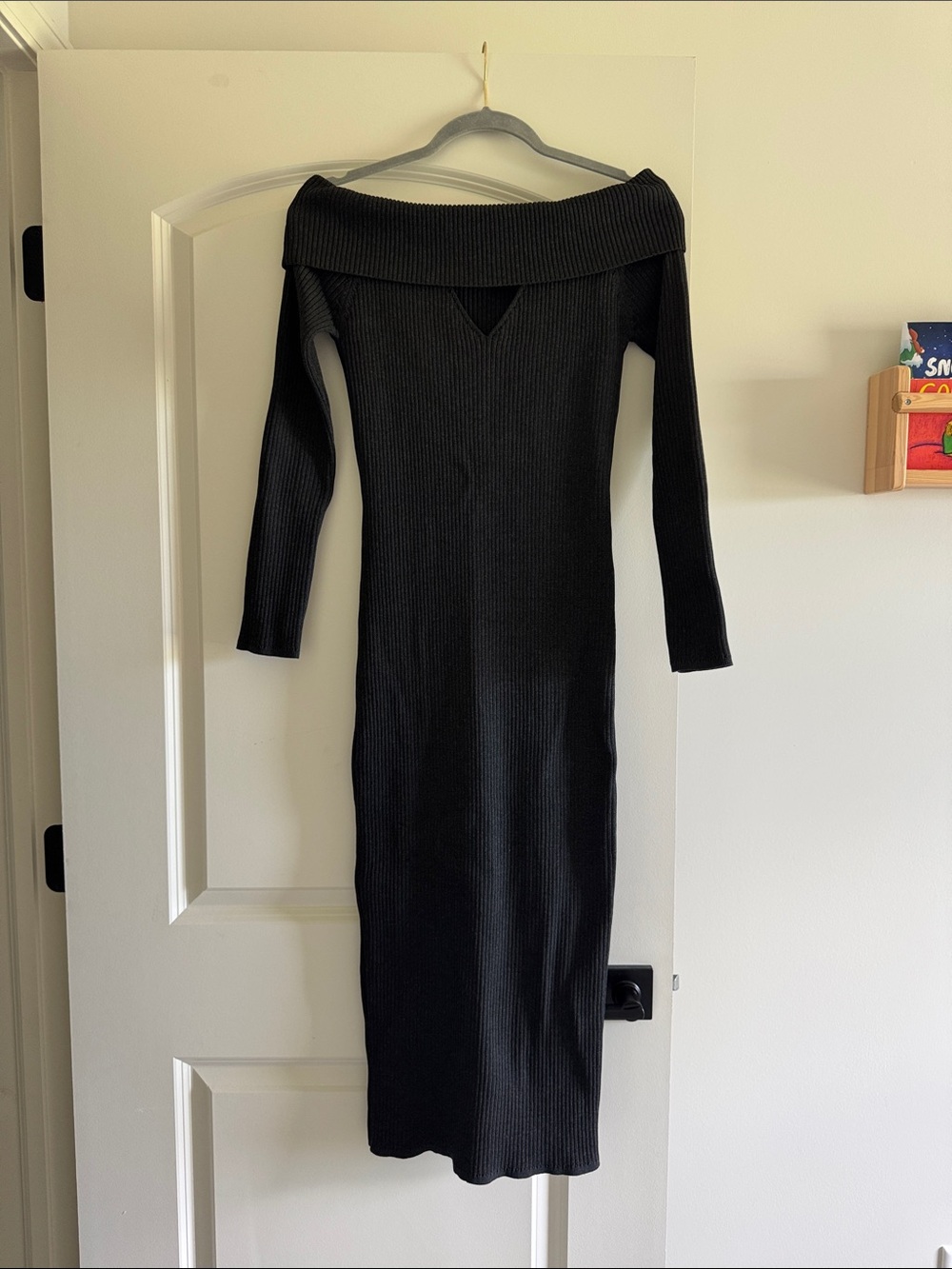 Astr Black Off-Shoulder Ribbed Midi Dress